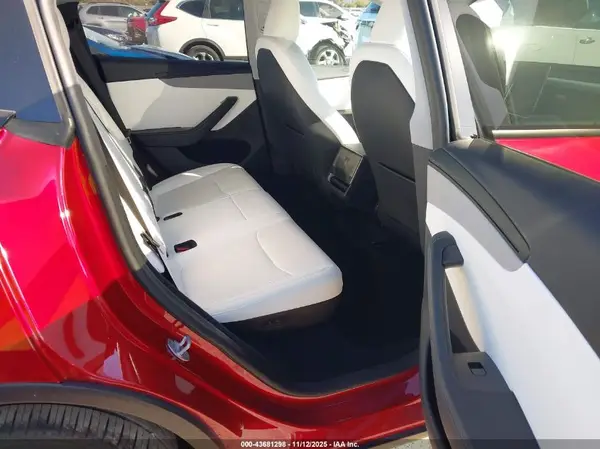 7SAYGDED4TA433182 2026 TESLA MODEL Y - Image 8