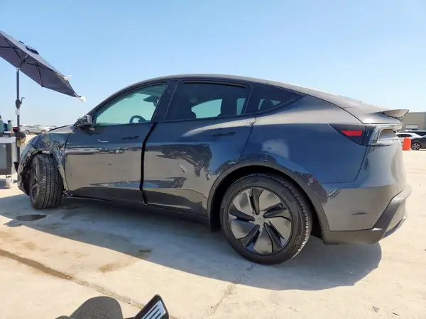 7SAYGDED4TA439726 2026 TESLA MODEL Y - Image 2