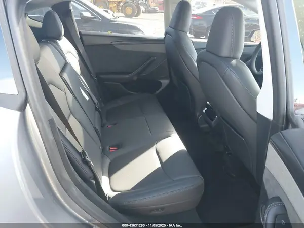 7SAYGDED4TA459877 2026 TESLA MODEL Y - Image 8