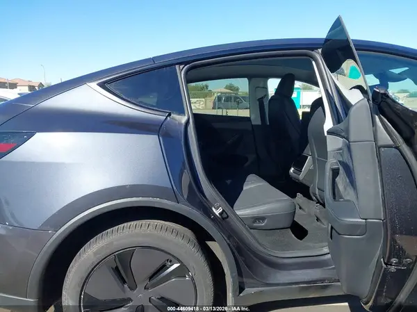7SAYGDED4TA463900 2026 TESLA MODEL Y - Image 8