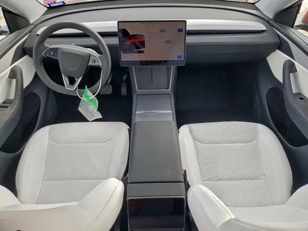7SAYGDED4TA464156 2026 TESLA MODEL Y - Image 8