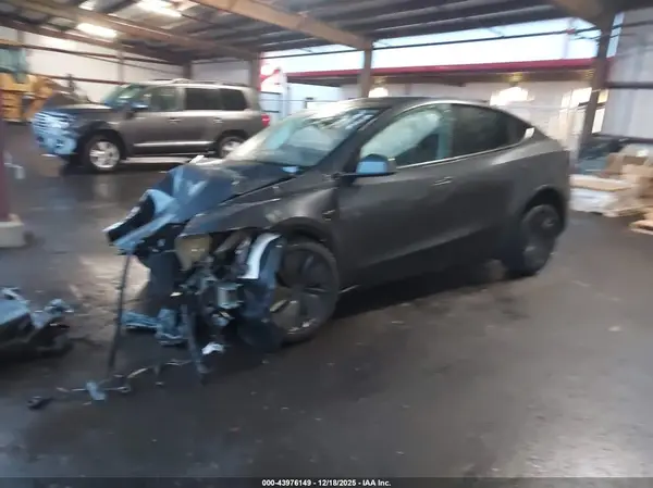 7SAYGDED4TA589268 2026 TESLA MODEL Y - Image 2