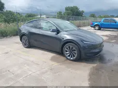 7SAYGDED4TA642261 2026 TESLA MODEL Y