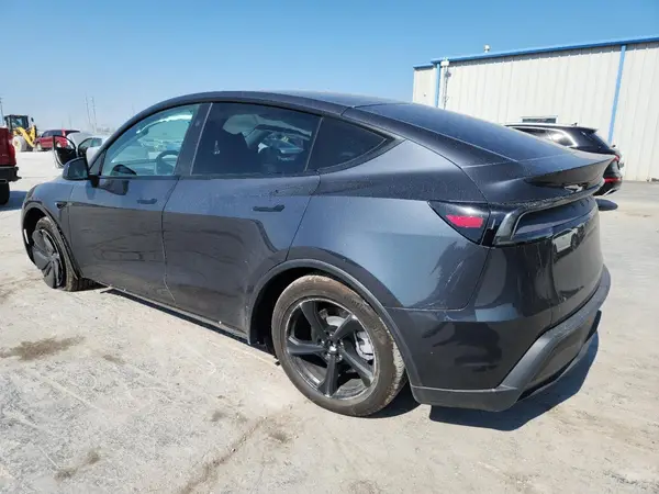 7SAYGDED4TF370233 2026 TESLA MODEL Y - Image 2