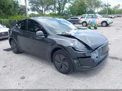 7SAYGDED4TF377182 2026 TESLA MODEL Y