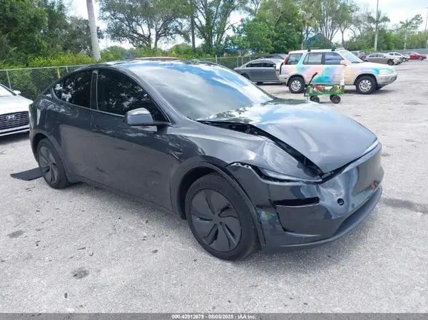 7SAYGDED4TF377182 2026 TESLA MODEL Y - Image 1