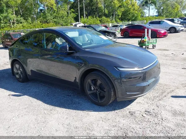 7SAYGDED4TF383628 2026 TESLA MODEL Y - Image 1