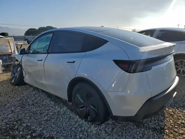 7SAYGDED4TF402663 2026 TESLA MODEL Y - Image 2