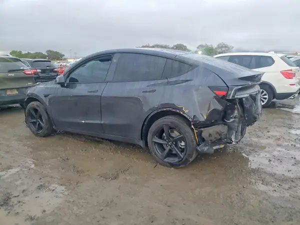 7SAYGDED4TF408172 2026 TESLA MODEL Y - Image 2