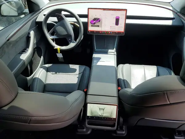7SAYGDED4TF414585 2026 TESLA MODEL Y - Image 8