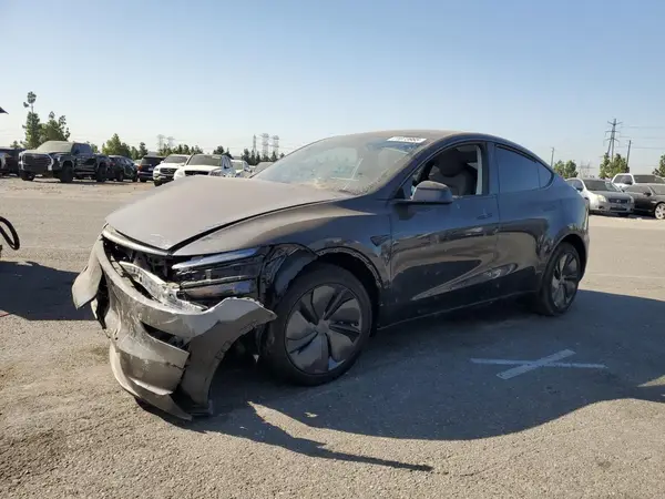 7SAYGDED4TF419835 2026 TESLA MODEL Y - Image 1