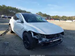 7SAYGDED4TF431810 2026 TESLA MODEL Y