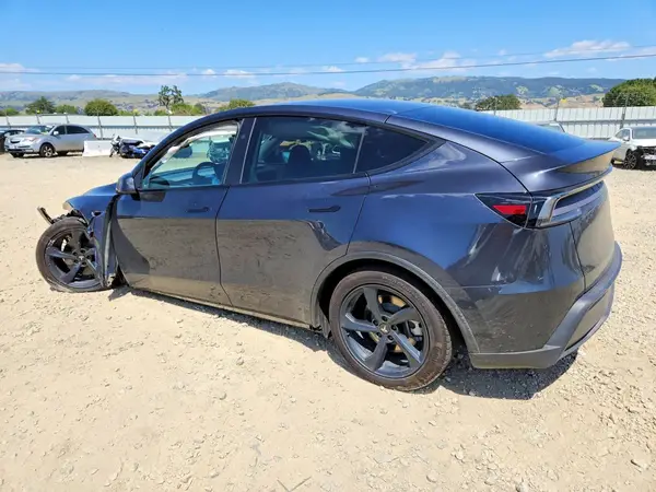 7SAYGDED4TF523323 2026 TESLA MODEL Y - Image 2