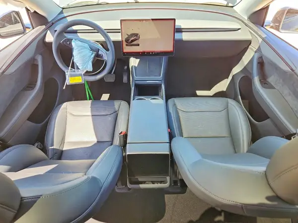 7SAYGDED4TF523323 2026 TESLA MODEL Y - Image 8
