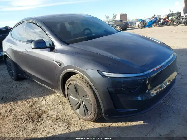 7SAYGDED4TF524634 2026 TESLA MODEL Y - Image 1