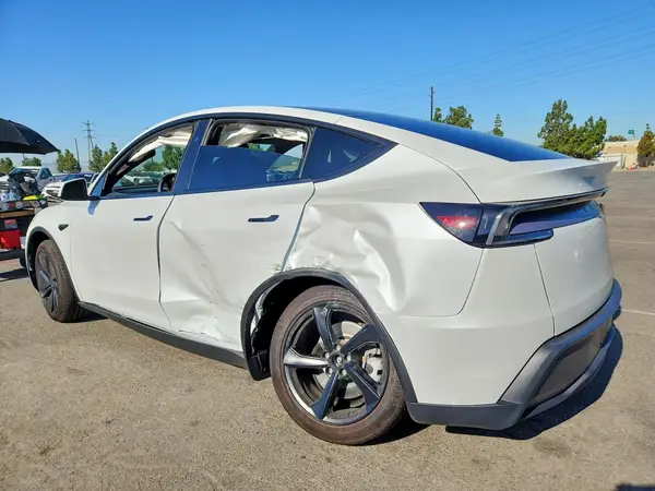 7SAYGDED4TF583506 2026 TESLA MODEL Y - Image 2