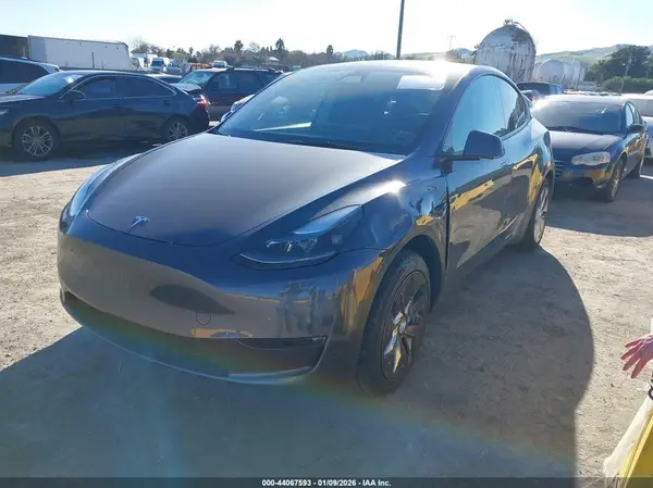 7SAYGDED5PF942111 2023 TESLA MODEL Y - Image 2