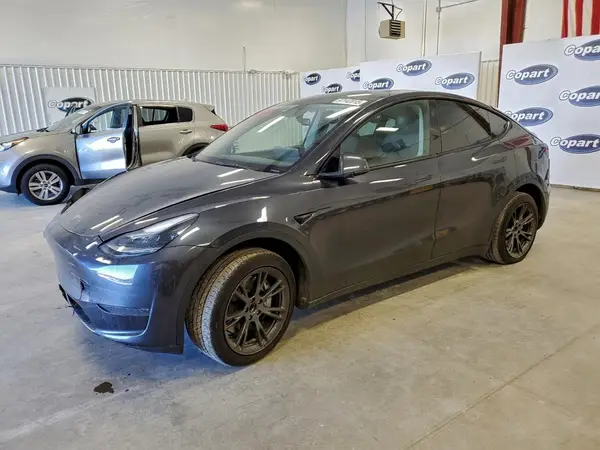 7SAYGDED5RA334069 2024 TESLA MODEL Y - Image 1