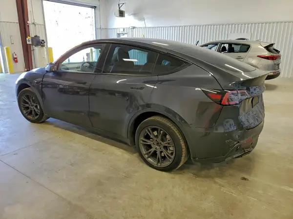 7SAYGDED5RA334069 2024 TESLA MODEL Y - Image 2