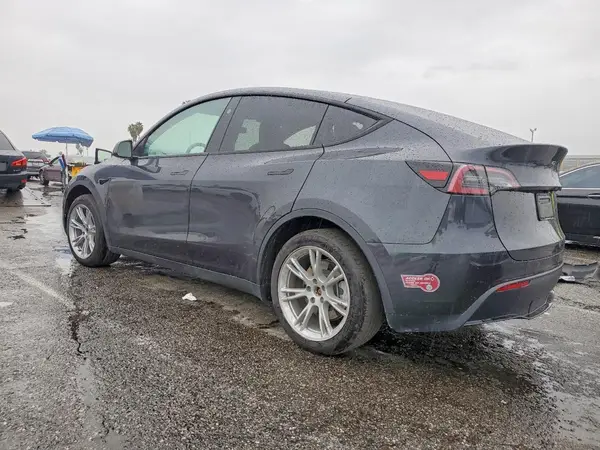 7SAYGDED5RF005732 2024 TESLA MODEL Y - Image 2