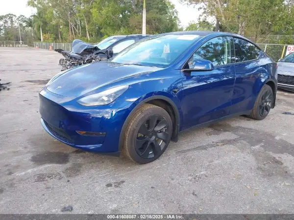 7SAYGDED5RF015208 2024 TESLA MODEL Y - Image 2