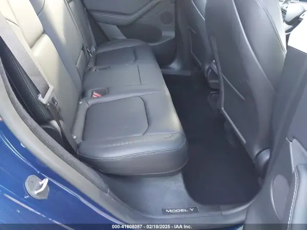 7SAYGDED5RF015208 2024 TESLA MODEL Y - Image 8