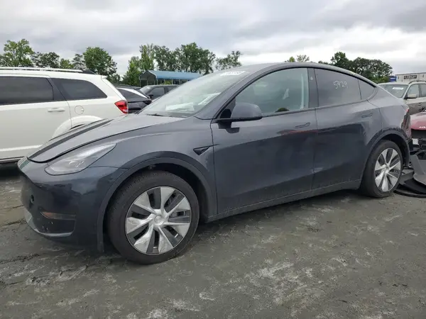 7SAYGDED5RF018979 2024 TESLA MODEL Y - Image 1