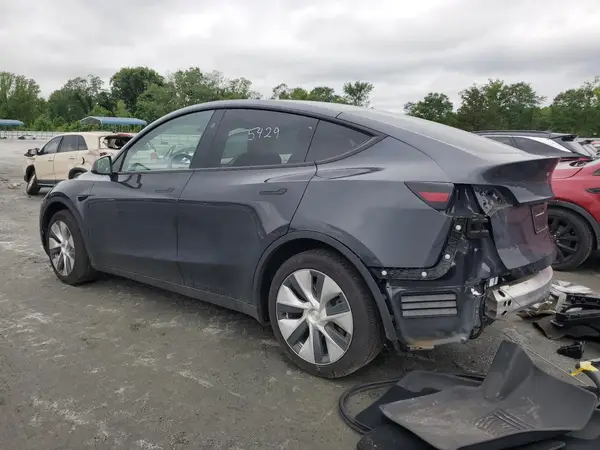 7SAYGDED5RF018979 2024 TESLA MODEL Y - Image 2