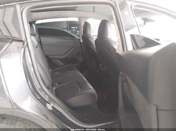 7SAYGDED5RF041775 2024 TESLA MODEL Y - Image 8