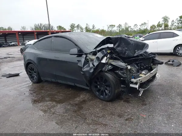 7SAYGDED5RF046877 2024 TESLA MODEL Y - Image 1