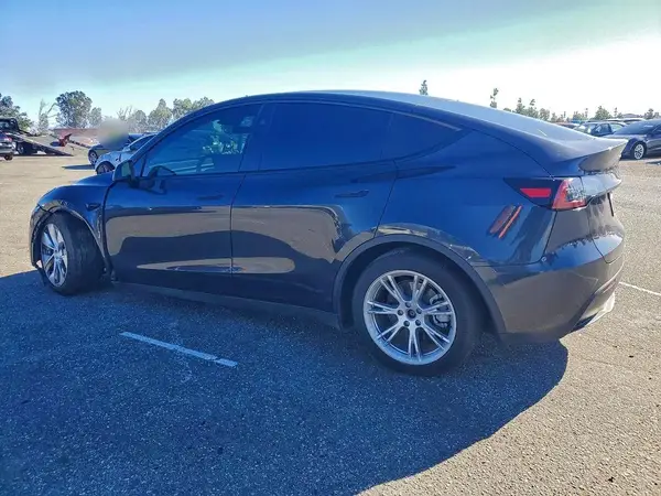 7SAYGDED5RF050234 2024 TESLA MODEL Y - Image 2