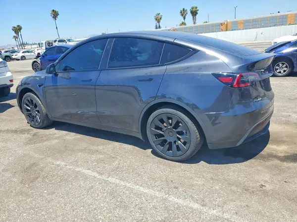 7SAYGDED5RF057684 2024 TESLA MODEL Y - Image 2