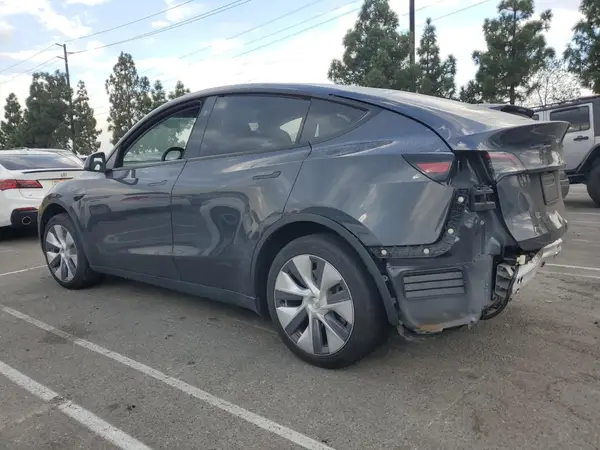 7SAYGDED5RF076736 2024 TESLA MODEL Y - Image 2