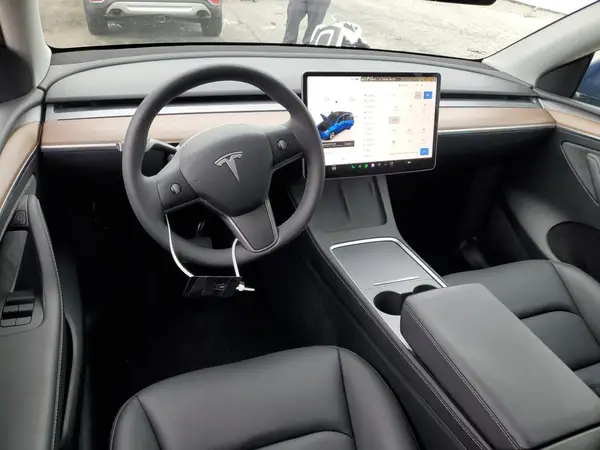 7SAYGDED5RF082102 2024 TESLA MODEL Y - Image 8