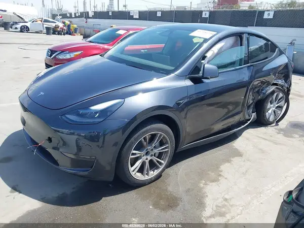 7SAYGDED5RF083878 2024 TESLA MODEL Y - Image 2
