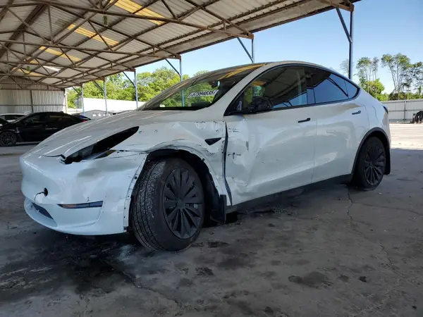7SAYGDED5RF086456 2024 TESLA MODEL Y - Image 1