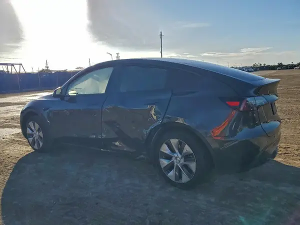 7SAYGDED5RF091883 2024 TESLA MODEL Y - Image 2