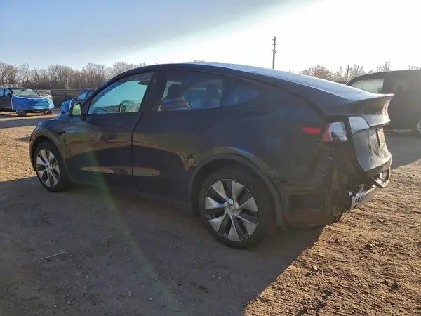7SAYGDED5RF091995 2024 TESLA MODEL Y - Image 2