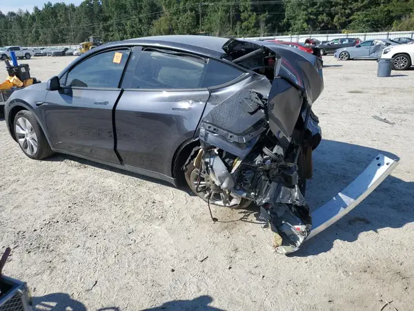 7SAYGDED5RF092368 2024 TESLA MODEL Y - Image 2