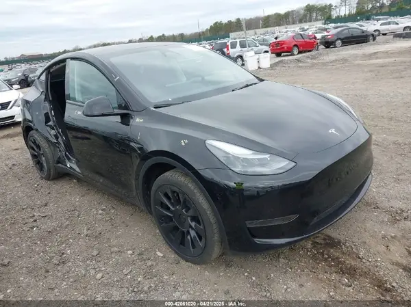 7SAYGDED5RF093696 2024 TESLA MODEL Y - Image 1