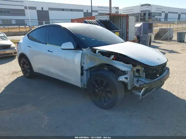 7SAYGDED5RF095433 2024 TESLA MODEL Y - Image 1