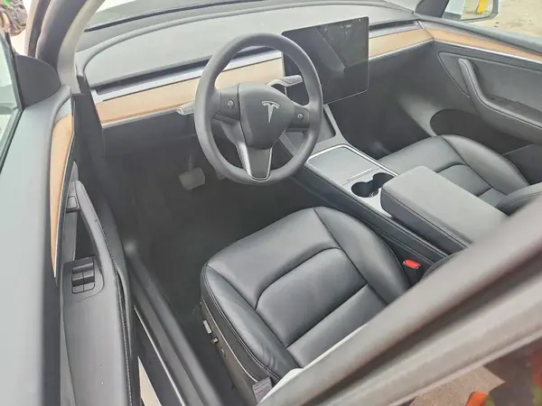7SAYGDED5RF096128 2024 TESLA MODEL Y - Image 8