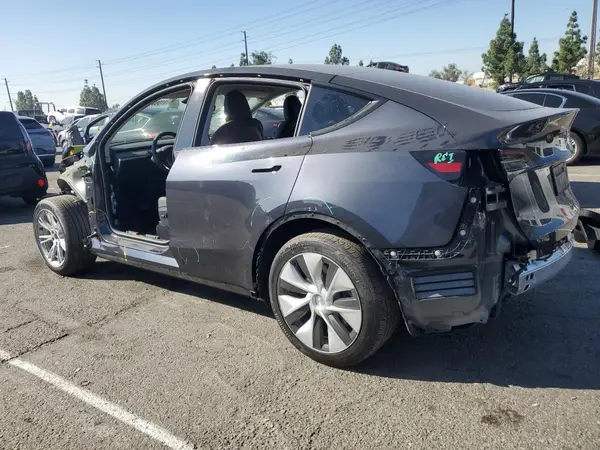 7SAYGDED5RF097313 2024 TESLA MODEL Y - Image 2