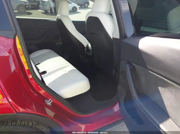 7SAYGDED5RF117527 2024 TESLA MODEL Y - Image 8