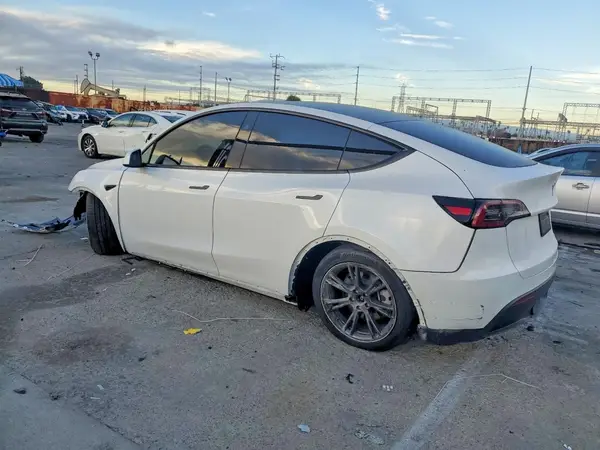 7SAYGDED5RF120492 2024 TESLA MODEL Y - Image 2