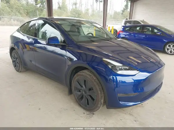 7SAYGDED5RF121075 2024 TESLA MODEL Y - Image 1