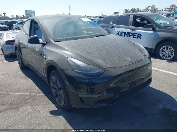 7SAYGDED5RF126518 2024 TESLA MODEL Y - Image 1