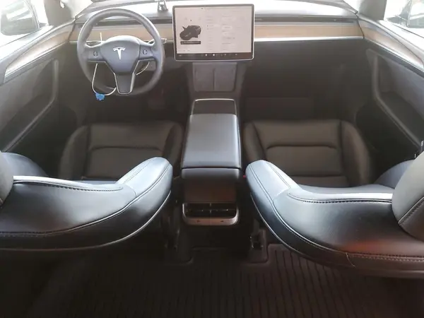 7SAYGDED5RF126907 2024 TESLA MODEL Y - Image 8