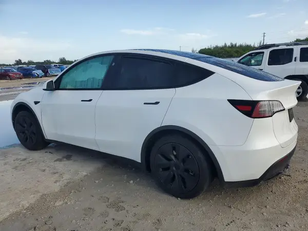 7SAYGDED5RF130455 2024 TESLA MODEL Y - Image 2