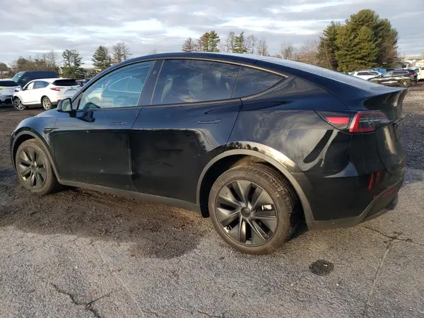 7SAYGDED5RF158563 2024 TESLA MODEL Y - Image 2